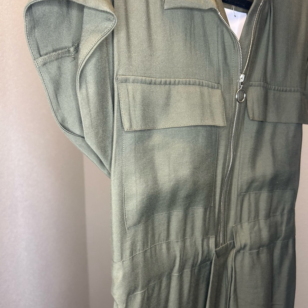Dark Green Dress - Picture 8 of 9